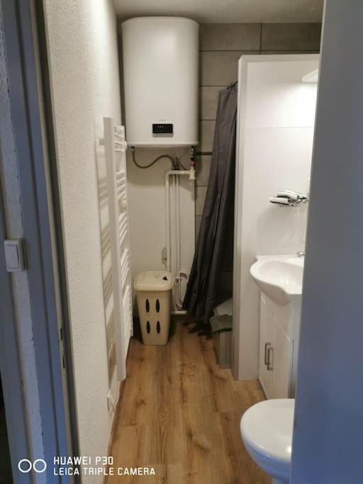 Joyeuse, Superbe Appartement D'Environs 30M2. 外观 照片